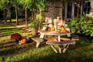 Poly octagon table with a fall display